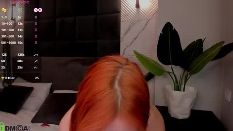 Snapshot of lisafoxy_ chatting on October 15, 1:19 am Lisa online show from October 15, 1:19 am