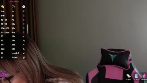 Snapshot of lisamayson chatting on October 28, 4:02 pm LISA online show from October 28, 4:02 pm