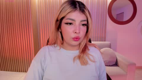 LISA MONROE online show from December 7, 9:11 pm