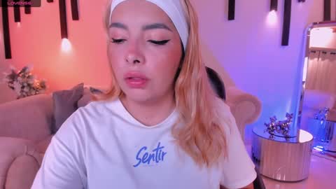 LISA MONROE online show from December 22, 11:54 am