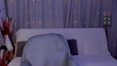 Snapshot of lisamooore chatting on January 10, 2:02 pm Lisa Moore online show from January 10, 2:02 pm