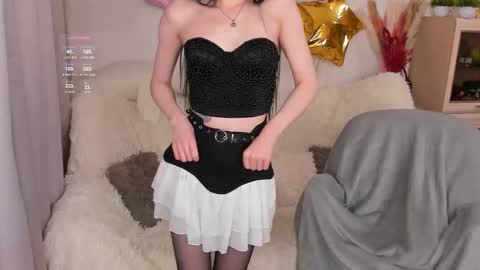 Snapshot of lisamooore chatting on October 6, 9:19 pm Lisa Moore online show from October 6, 9:19 pm