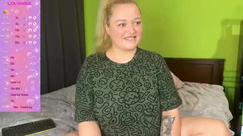 Lisa online show from January 15, 6:03 pm