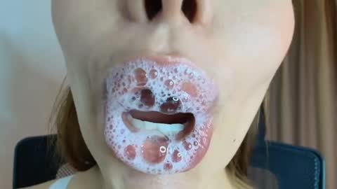 Lisbet online show from April 10, 10:27 pm