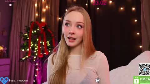 Snapshot of lissa_meooow chatting on February 23, 4:01 am your Liza again. Next stream Dec. 1 at 2 or 3 GMT online show from February 23, 4:01 am