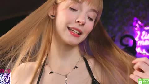 Snapshot of lissa_meooow chatting on October 29, 5:45 am your Liza again. Next stream Dec. 1 at 2 or 3 GMT online show from October 29, 5:45 am