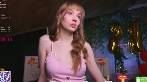 Snapshot of lissa_meooow chatting on October 9, 6:06 am your Liza again. Next stream Dec. 1 at 2 or 3 GMT online show from October 9, 6:06 am