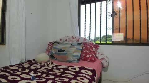 lissa_petitee online show from December 5, 11:00 am