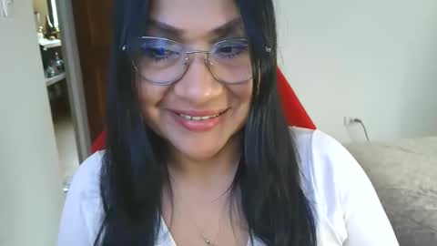 Lissafeethot online show from February 7, 8:45 pm