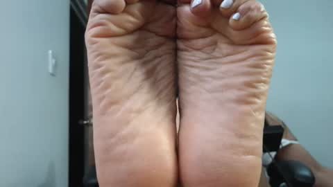 Snapshot of lissafeethot chatting on September 18, 11:03 pm Lissafeethot online show from September 18, 11:03 pm