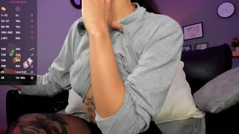 Snapshot of lissy__dream chatting on October 14, 1:30 am lissy__dream online show from October 14, 1:30 am