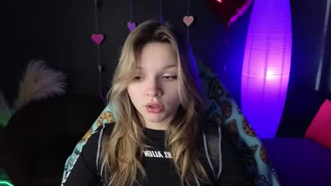 Snapshot of litabrom chatting on February 19, 8:01 am Lena online show from February 19, 8:01 am