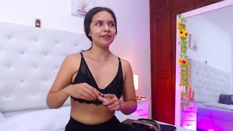 litleslut_ online show from February 28, 8:18 pm