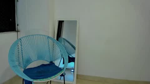 Snapshot of litlle_danni chatting on October 17, 12:14 am Danni online show from October 17, 12:14 am