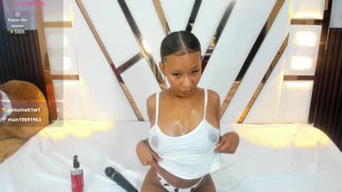 Snapshot of litte_ebony chatting on January 18, 6:32 pm Ashley online show from January 18, 6:32 pm