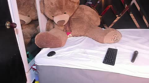 Snapshot of litte_ebony chatting on February 8, 11:33 am Ashley online show from February 8, 11:33 am