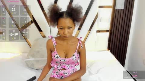 Snapshot of litte_ebony chatting on January 21, 6:34 pm Ashley online show from January 21, 6:34 pm