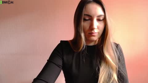 Snapshot of little___angell chatting on December 17, 11:17 am Tina online show from December 17, 11:17 am