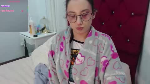 Snapshot of little__amy_ chatting on October 17, 9:51 pm  AMY  online show from October 17, 9:51 pm