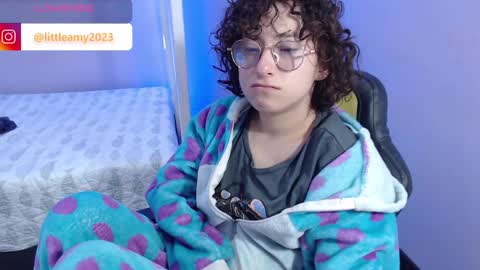  AMY  online show from January 22, 9:02 am