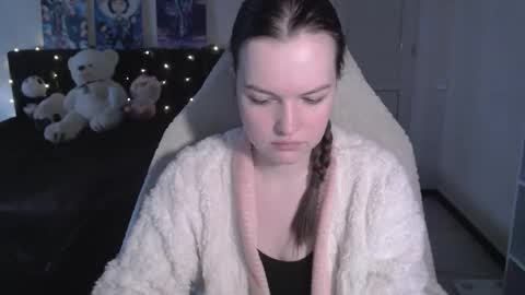 little__flowers online show from January 10, 8:19 am