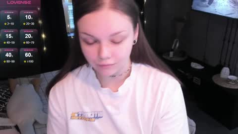 Snapshot of little_bambii_ chatting on December 3, 10:26 am Eva online show from December 3, 10:26 am