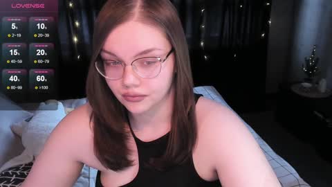 Snapshot of little_bambii_ chatting on December 18, 10:08 am Eva online show from December 18, 10:08 am