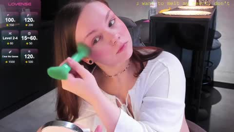 Snapshot of little_bambii_ chatting on January 9, 12:52 pm Eva online show from January 9, 12:52 pm