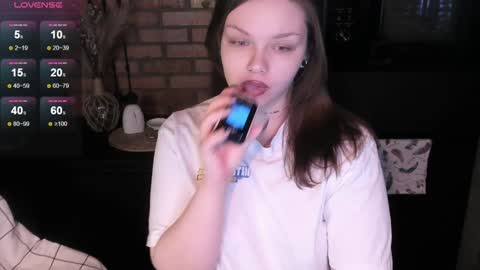 Snapshot of little_bambii_ chatting on December 7, 8:44 am Eva online show from December 7, 8:44 am