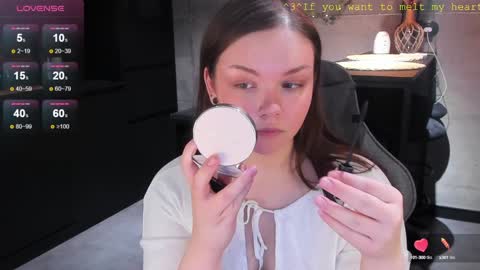 Snapshot of little_bambii_ chatting on January 8, 1:41 pm Eva online show from January 8, 1:41 pm