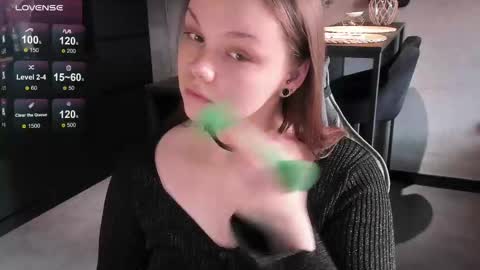 Snapshot of little_bambii_ chatting on February 18, 12:06 pm Eva online show from February 18, 12:06 pm