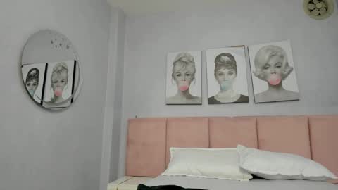 Snapshot of little_doll_4u chatting on January 22, 10:07 am ANNI online show from January 22, 10:07 am