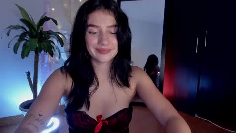 Snapshot of little_emilyd chatting on February 20, 4:28 am Emily online show from February 20, 4:28 am