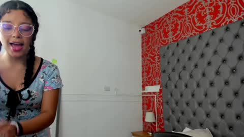 Snapshot of little_lilith_apple chatting on January 9, 3:04 am little_lilith_apple online show from January 9, 3:04 am