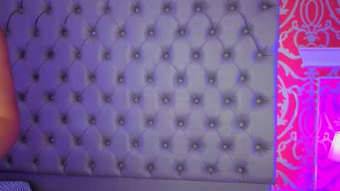 Snapshot of little_lilith_apple chatting on September 23, 7:12 pm little_lilith_apple online show from September 23, 7:12 pm