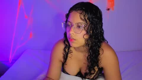 Snapshot of little_lilith_apple chatting on October 24, 3:41 pm little_lilith_apple online show from October 24, 3:41 pm