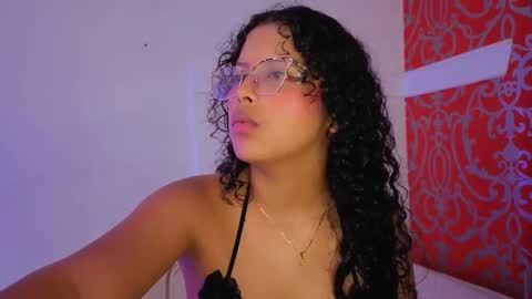 Snapshot of little_lilith_apple chatting on September 11, 11:38 pm little_lilith_apple online show from September 11, 11:38 pm