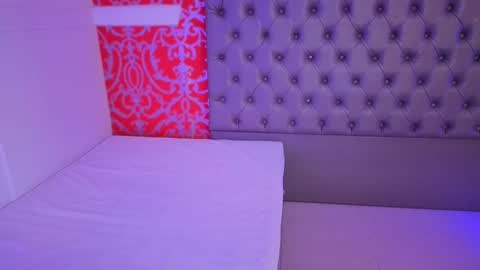 Snapshot of little_lilith_apple chatting on October 6, 9:26 am little_lilith_apple online show from October 6, 9:26 am