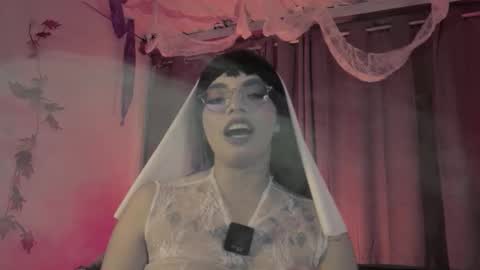 Snapshot of little_maeve chatting on November 1, 2:16 am Maeve online show from November 1, 2:16 am