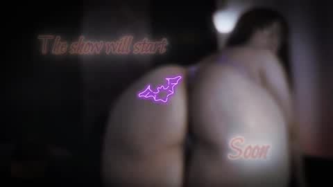 Snapshot of little_maeve chatting on October 11, 9:50 pm Maeve online show from October 11, 9:50 pm