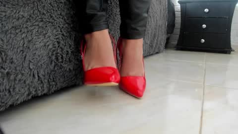 Snapshot of little_mars1 chatting on December 17, 5:47 pm Misstress Martina online show from December 17, 5:47 pm