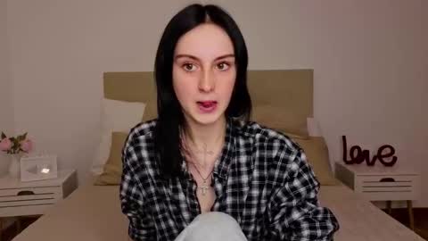 little_mollee online show from October 15, 12:24 am