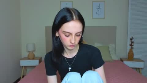 Snapshot of little_mollee chatting on September 15, 9:22 pm little_mollee online show from September 15, 9:22 pm