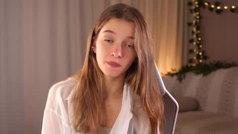 Kiki online show from October 7, 3:38 pm