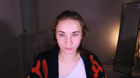 Snapshot of little_pretty_woman chatting on September 17, 4:27 pm little_pretty_woman online show from September 17, 4:27 pm