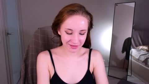 little_pretty_woman online show from March 26, 5:47 pm