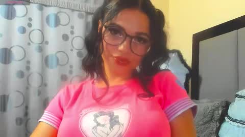 Snapshot of little_sexyowl chatting on October 23, 12:05 am Littlesexyowl online show from October 23, 12:05 am