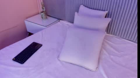 Snapshot of little_vel chatting on October 8, 9:08 pm Im your little Velinda  online show from October 8, 9:08 pm