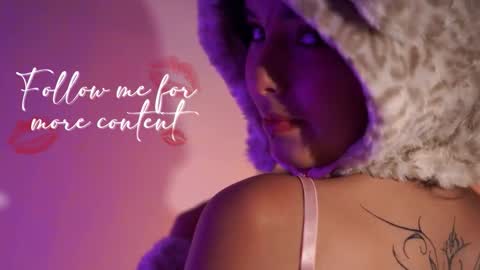 Snapshot of little_vel chatting on October 25, 6:26 pm Im your little Velinda  online show from October 25, 6:26 pm