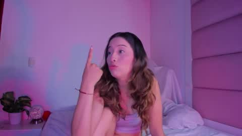 littlee_emma_ online show from October 8, 4:50 am